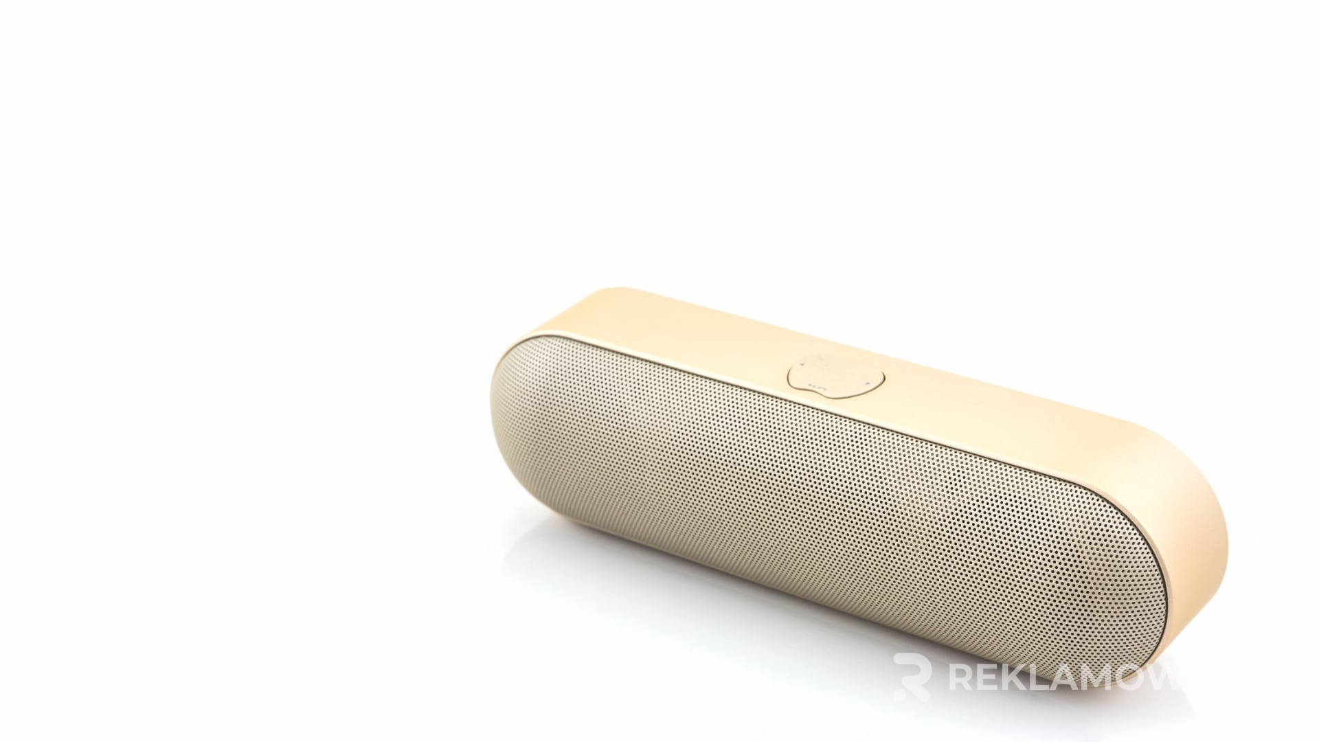 Głośniki reklamowe używane na zewnątrz